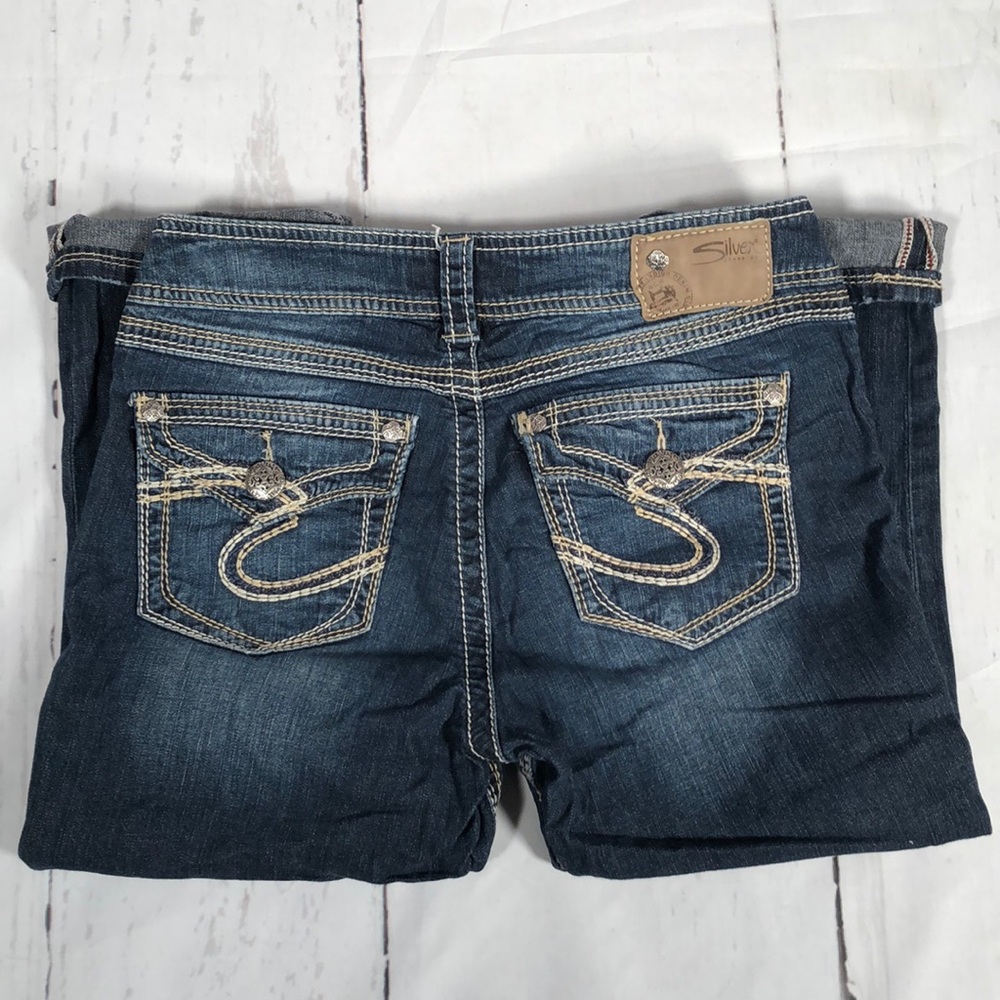 Silver Jeans Suki Surplus Capri Size 28 Medium wash denim with stretch